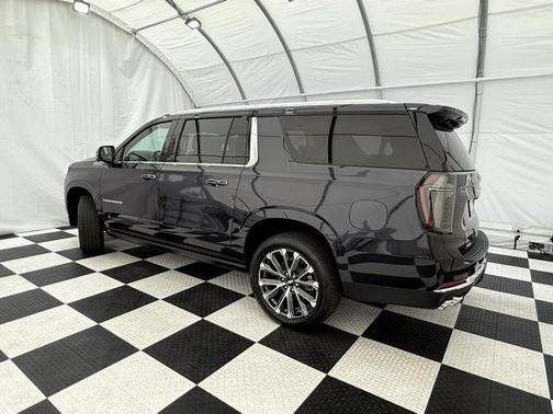 2025 Chevrolet Suburban 4WD High Country