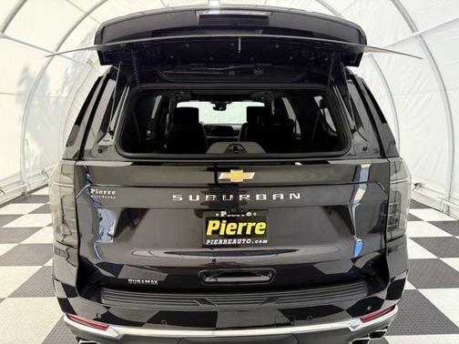2025 Chevrolet Suburban 4WD High Country