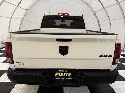 2024 RAM 1500 Classic Warlock Crew Cab 4x4 5'7' Box