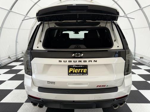 2025 Chevrolet Suburban RST
