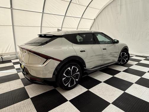 2022 Kia EV6 Wind