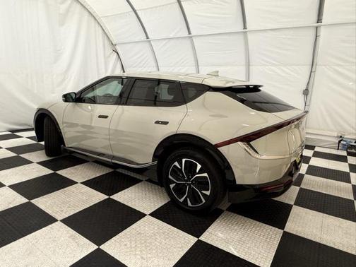 2022 Kia EV6 Wind