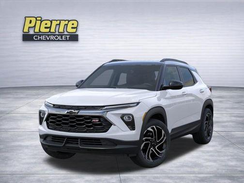 Iridescent Pearl Tricoat 2026 Chevrolet Trailblazer RS