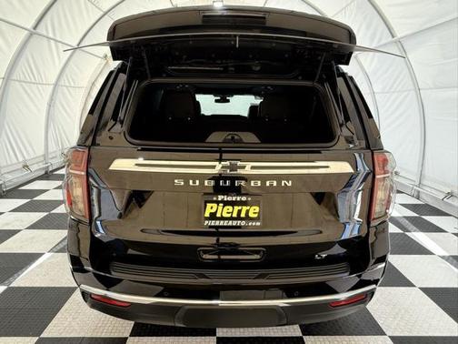 2022 Chevrolet Suburban LT