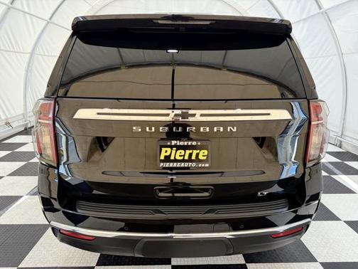 2022 Chevrolet Suburban LT
