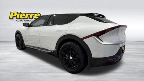 Snow White Pearl 2024 Kia EV6 Light Long Range
