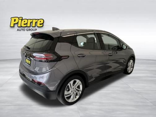 Gray Ghost Metallic 2023 Chevrolet Bolt EUV FWD LT