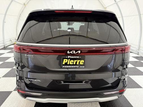 2024 Kia Carnival LX