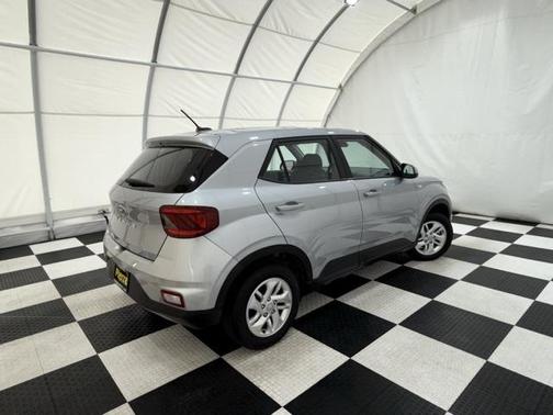 2023 Hyundai VENUE SE
