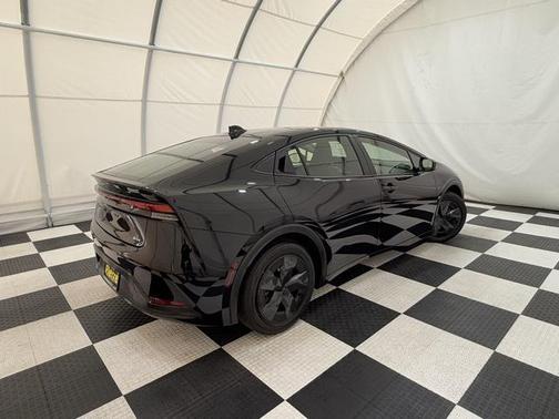2025 Toyota Prius LE