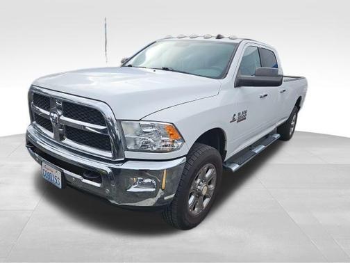 2018 RAM 3500 SLT Crew Cab 4x4 8' Box