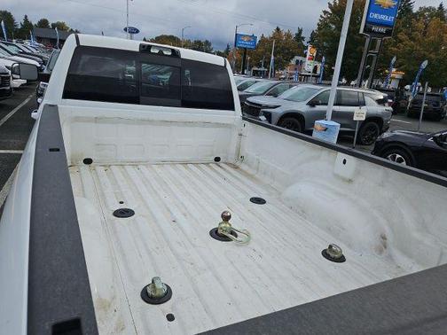 2018 RAM 3500 SLT Crew Cab 4x4 8' Box