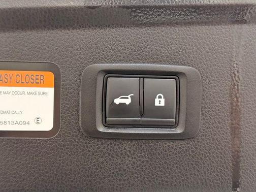 White Diamond 2025 Mitsubishi Eclipse Cross Black Edition S-AWC