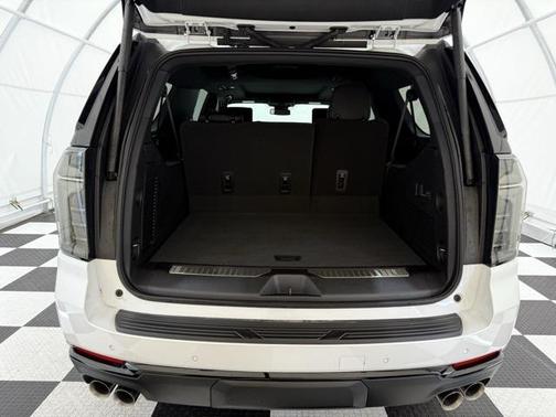 2025 Chevrolet Suburban RST