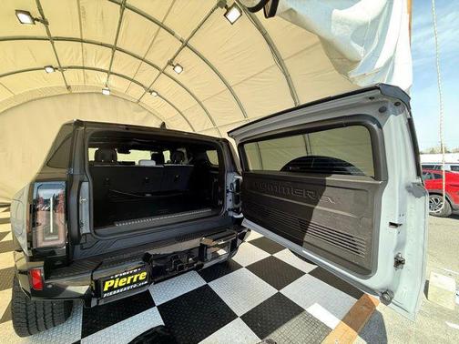 Meteorite Metallic (Grey) 2024 GMC HUMMER EV SUV 2X