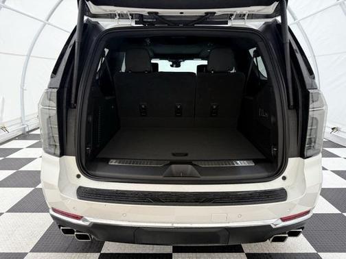 2025 Chevrolet Suburban 4WD High Country
