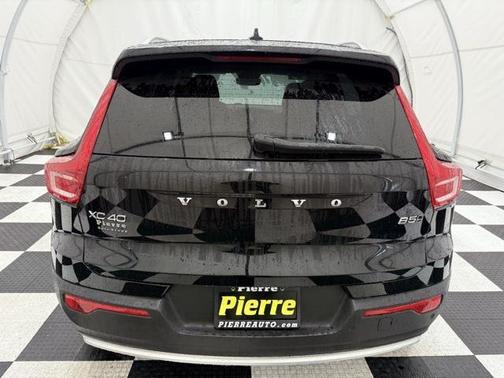 2023 Volvo XC40 B5 Core