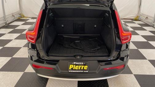 2023 Volvo XC40 B5 Core