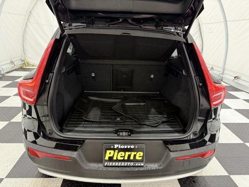 2023 Volvo XC40 B5 Core