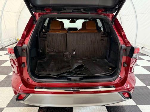 2020 Toyota Highlander Hybrid Platinum