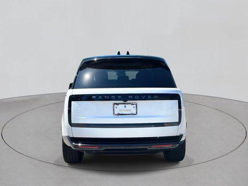 2025 Land Rover Range Rover P400 SE 7 Seat