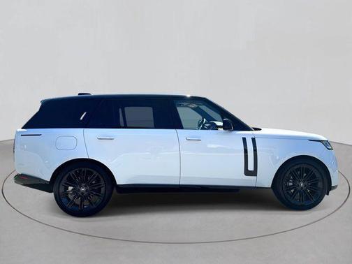 2025 Land Rover Range Rover P400 SE 7 Seat