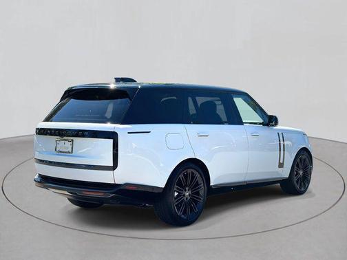 2025 Land Rover Range Rover P400 SE 7 Seat