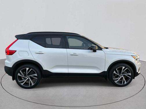 2019 Volvo XC40 T5 R-Design