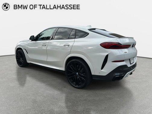 2021 BMW X6 M50i
