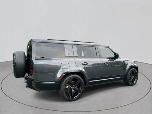 2023 Land Rover Defender 130 X-Dynamic SE