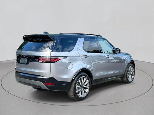 2025 Land Rover Discovery P300 Dynamic SE