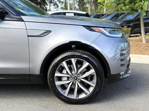 2025 Land Rover Discovery P300 Dynamic SE