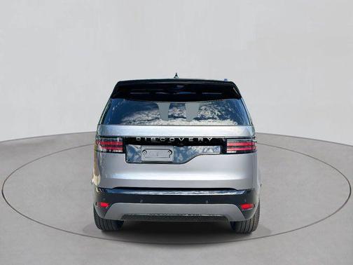 2025 Land Rover Discovery P300 Dynamic SE