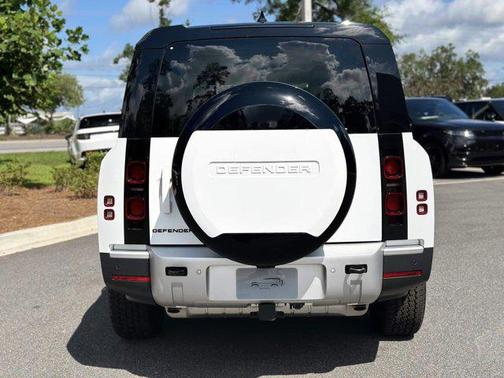 2025 Land Rover Defender 130 P300 S