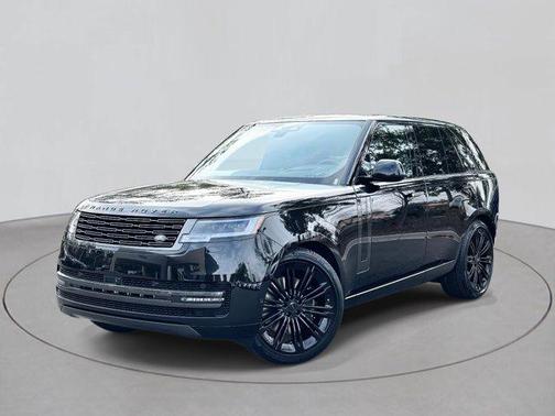 2026 Land Rover Range Rover P530 SE