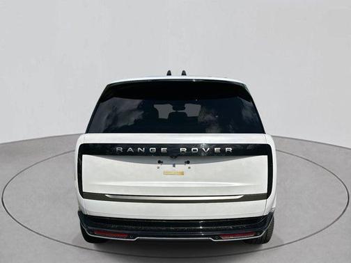 2024 Land Rover Range Rover P530 SE