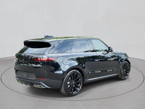 2025 Land Rover Range Rover Sport SE