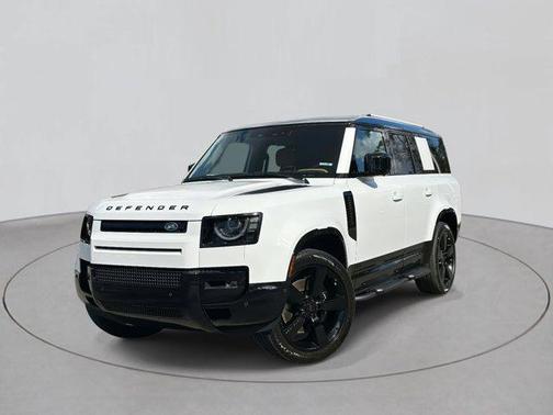2026 Land Rover Defender V8