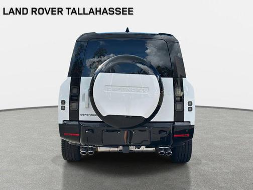 2026 Land Rover Defender V8