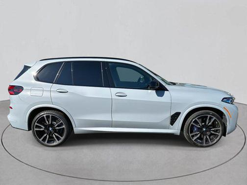 2025 BMW X5 M60i