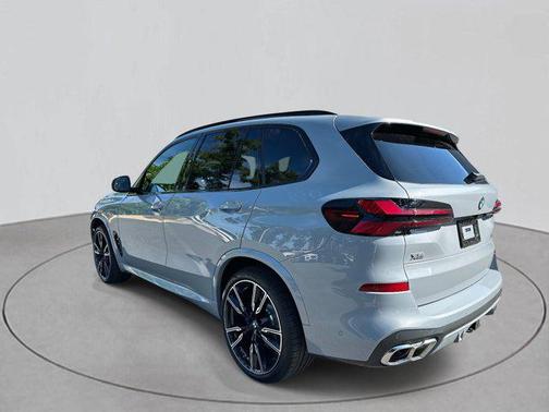 2025 BMW X5 M60i