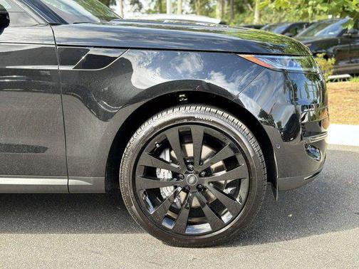 2025 Land Rover Range Rover Sport SE
