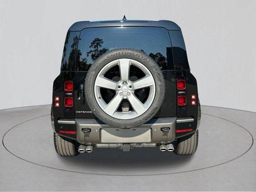 2025 Land Rover Defender X-Dynamic SE