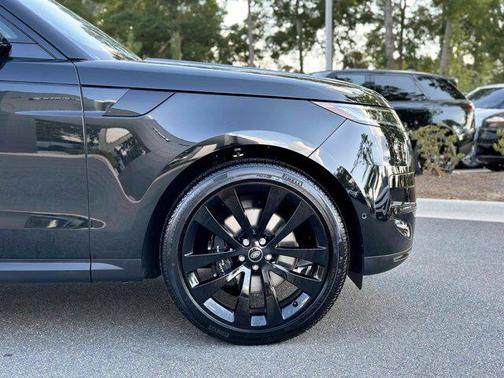 2025 Land Rover Range Rover Sport SE