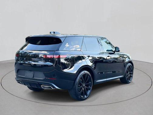 2025 Land Rover Range Rover Sport SE