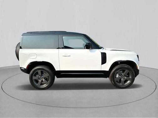 2025 Land Rover Defender 90 P400 X-Dynamic SE