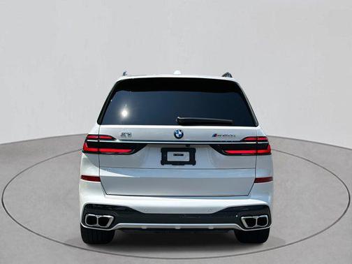 2025 BMW X7 M60i