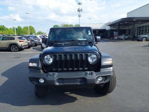 Black Clearcoat 2022 Jeep Wrangler Unlimited Sport Altitude