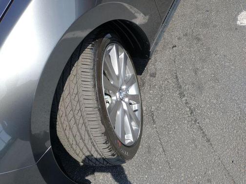 2025 Mazda Mazda3 FWD w/Preferred Package