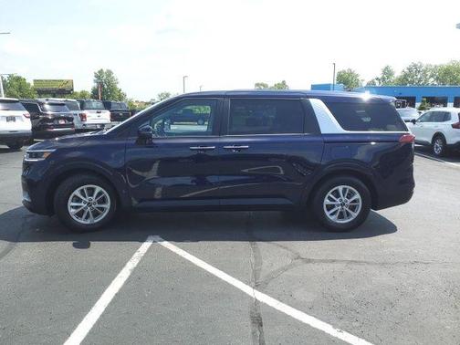 2022 Kia Carnival LXS